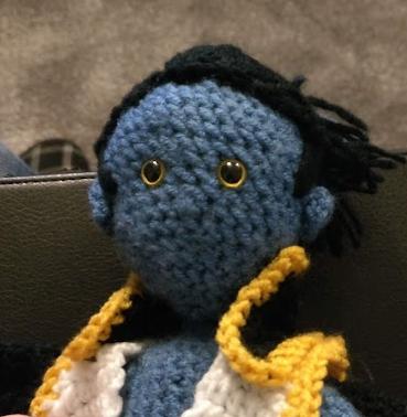 A close up of the head, showing the collar